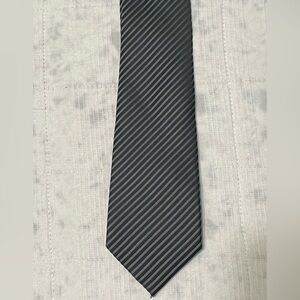 NWOT Mens Van Heusen Slim Tie